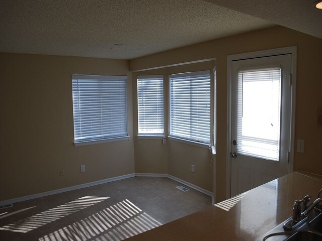 Building Photo - 2428 Cherry Circle