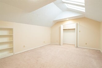 Building Photo - 2306 Potomac Dr
