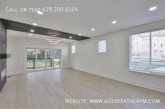 Building Photo - 402A E Trinity Ln-