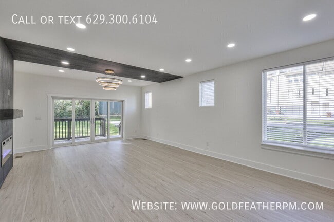 Foto del edificio - 402A E Trinity Ln-