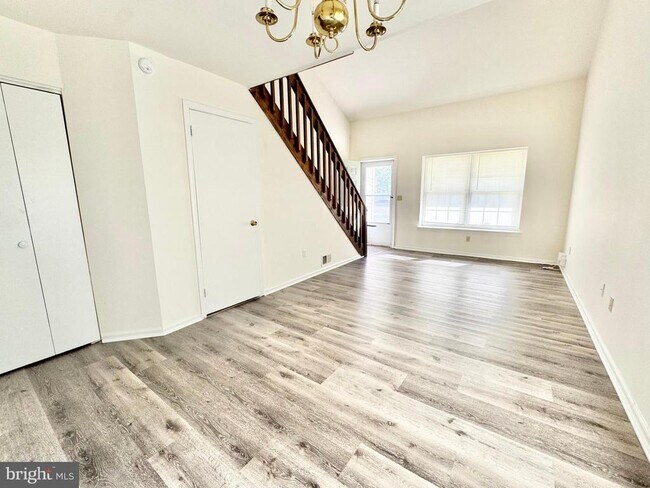 Foto del edificio - 1406 Woodmill Dr