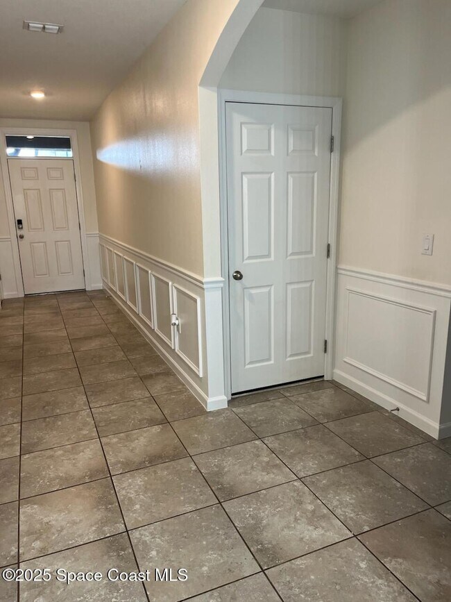 Building Photo - 760 Acadia Ct SE