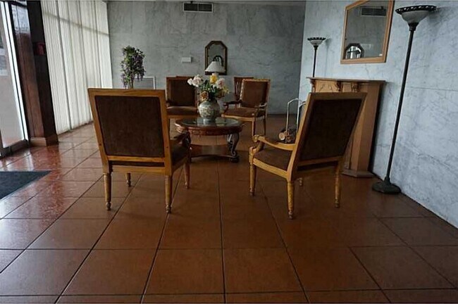 Foto del edificio - 4675 W 18th Ct