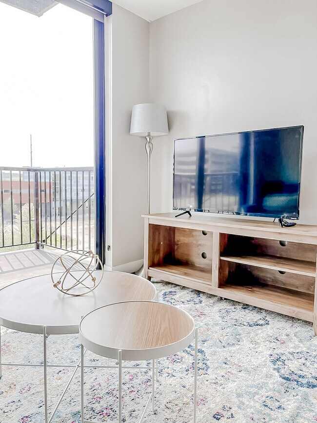 Foto del edificio - 1400 E Walnut St