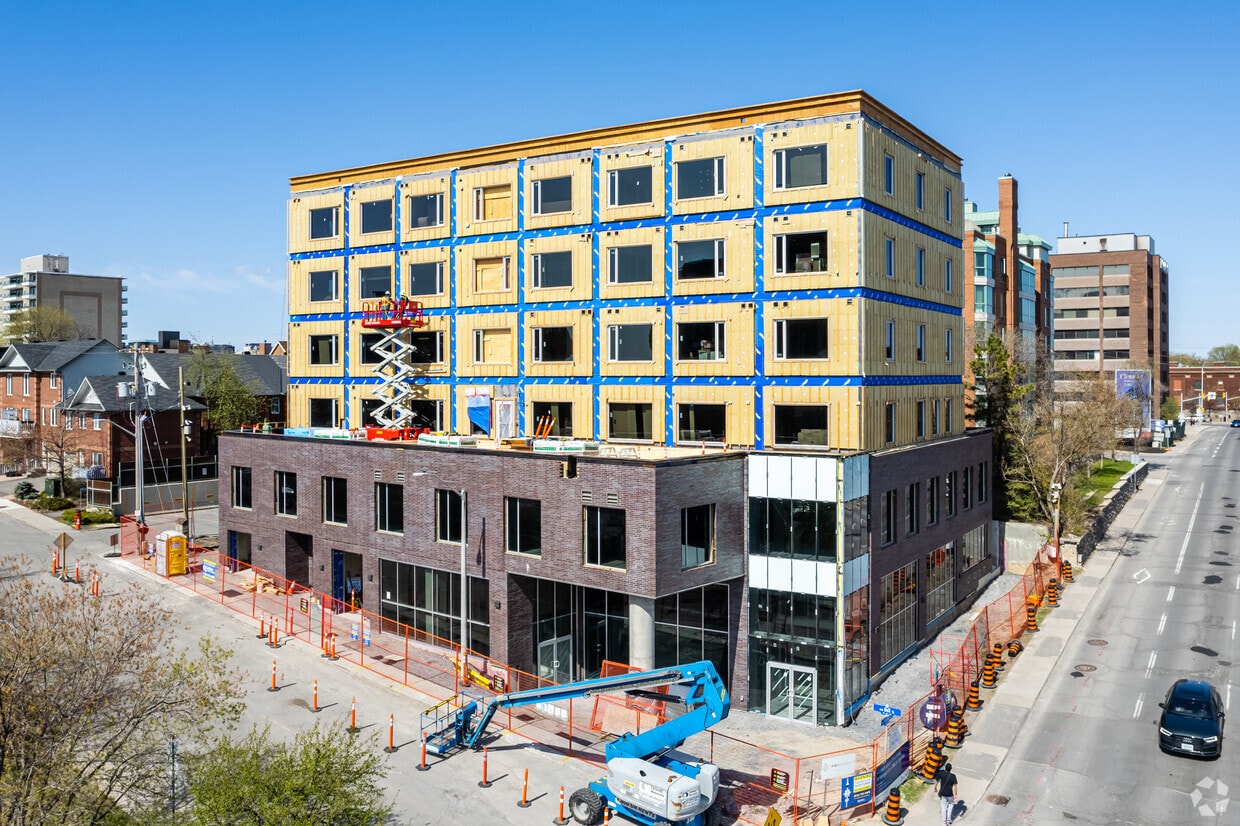 5/2022 - 289 Carling Ave