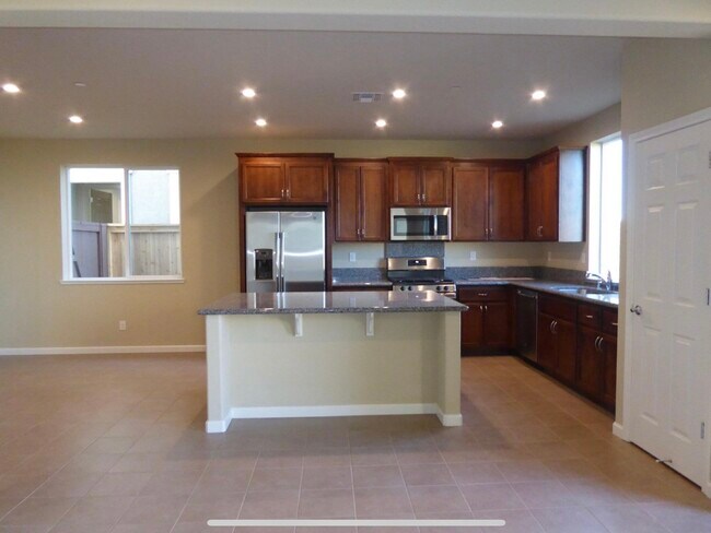 Foto del edificio - 4412 Needlegrass Dr