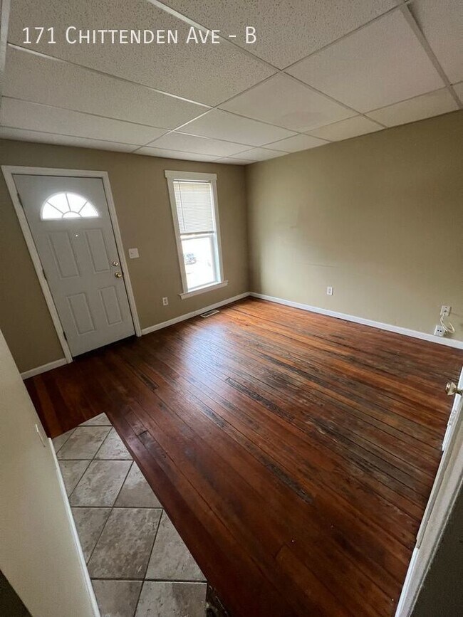 Building Photo - Spacious 3 Bedroom Available August 2024!