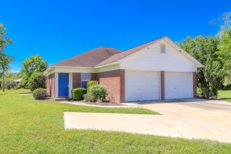 Building Photo - 824 Shaw Rd