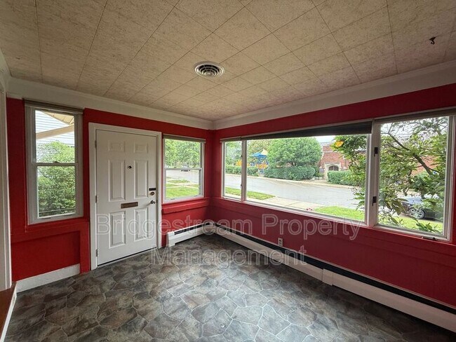 Foto del edificio - 56 Telford Ave