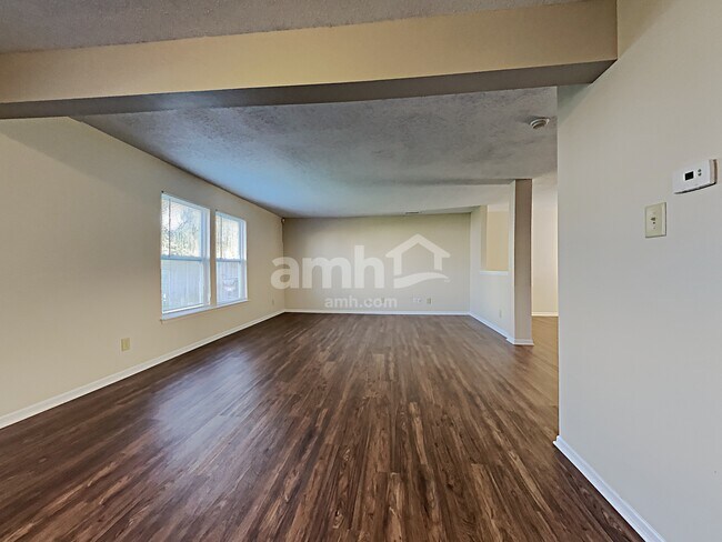 Foto del edificio - 6838 W Stansbury Blvd