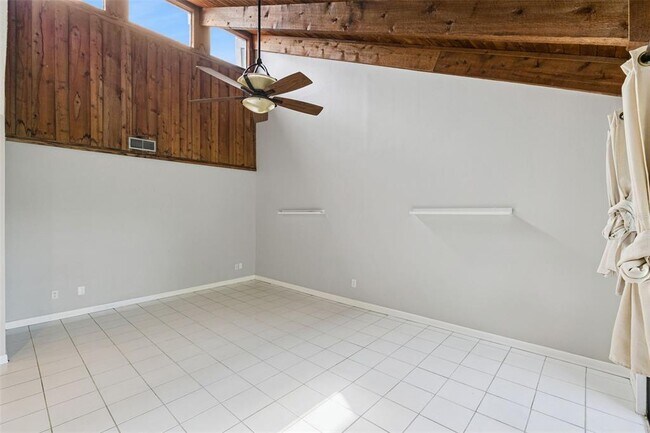 Foto del edificio - 5339 Indian Creek Dr
