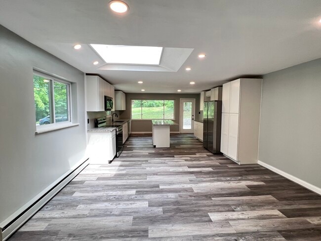 Foto del edificio - 9499 Maple Knoll Dr