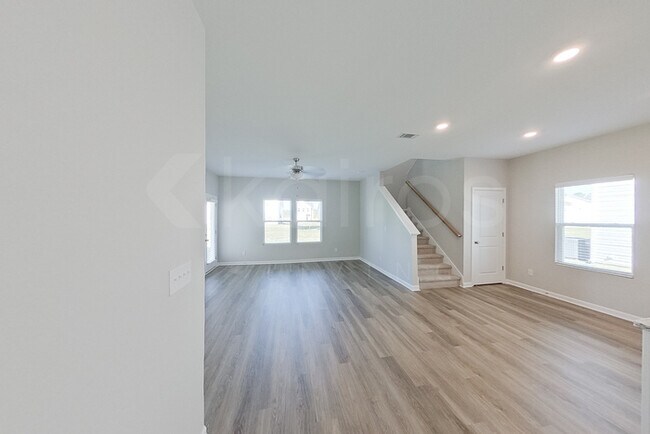 Foto del edificio - 7113 Foggy River Dr