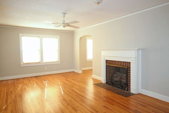 Building Photo - 116 Andrews St