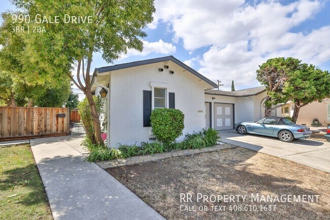 Building Photo - 990 Gale Dr
