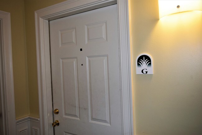 Unit Door Entry - 900 Brookside Dr
