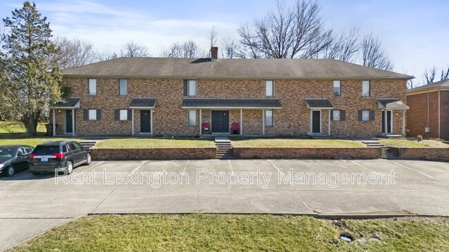 Building Photo - 1649 Foxhaven Dr