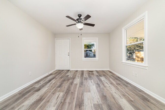 Foto del edificio - 211 Putnam St