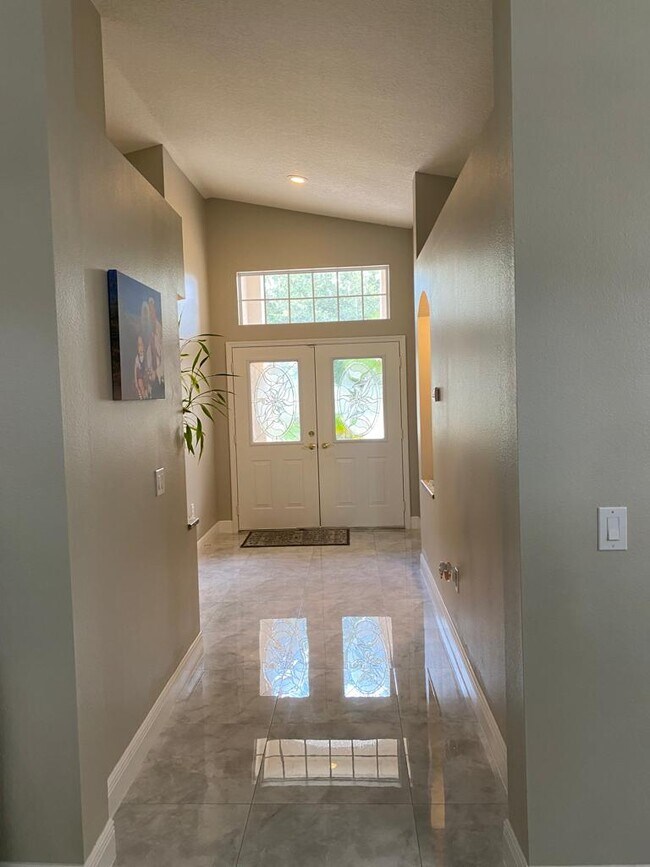 Building Photo - 10105 Arbor Run Dr