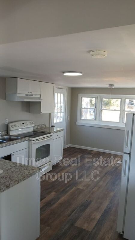 Foto del edificio - 1994 Creek Rd