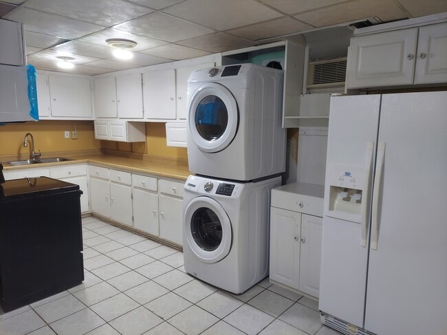 Foto del edificio - 7703 Huron Dr