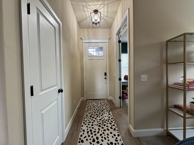 Building Photo - Beautiful 3 Bedroom Home with Study in Westmoore Area of OKC