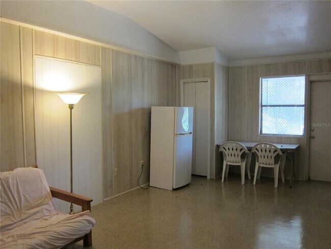 Foto del edificio - 1602 SW Williston Rd