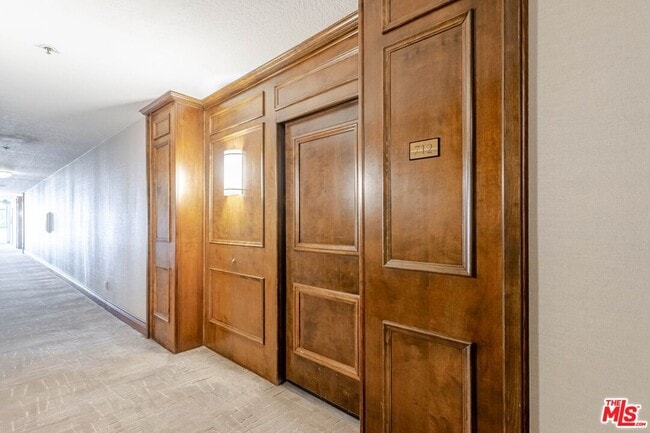 Foto del edificio - 880 W 1st St