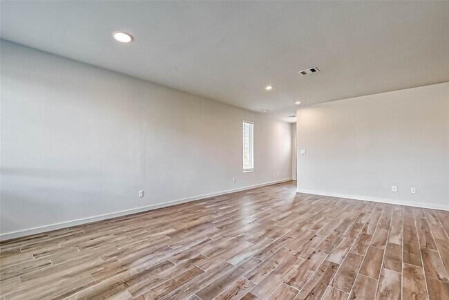 Building Photo - 3514 Contempo Dr
