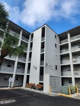 Building Photo - 3064 Lake Bayshore Dr