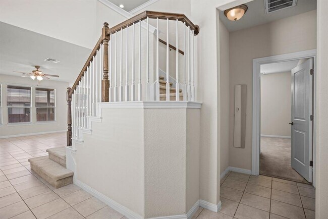 Foto del edificio - 16125 Nightshade St