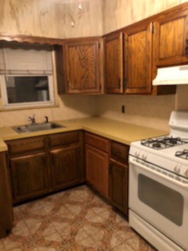 Primary Photo - 70-34 66th Pl