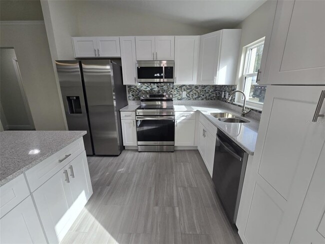 Foto del edificio - 560 Sumner Ave