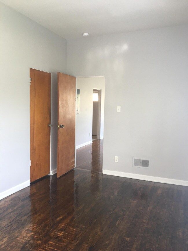 Foto del edificio - 619 W Lasalle Ave