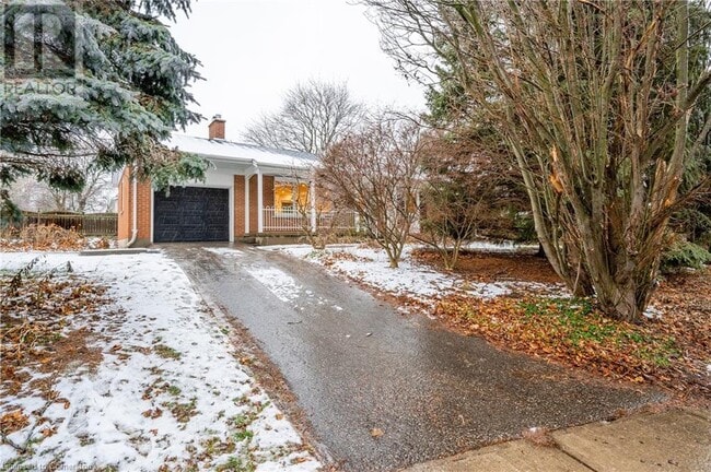 Building Photo - 348 Forest Hill Dr