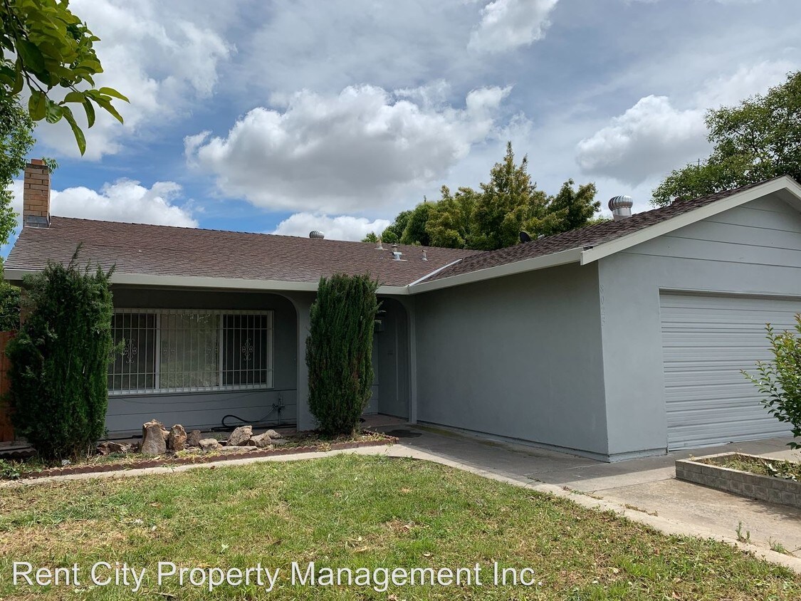 Primary Photo - 3 br, 2 bath House - 8023 Center Pkwy