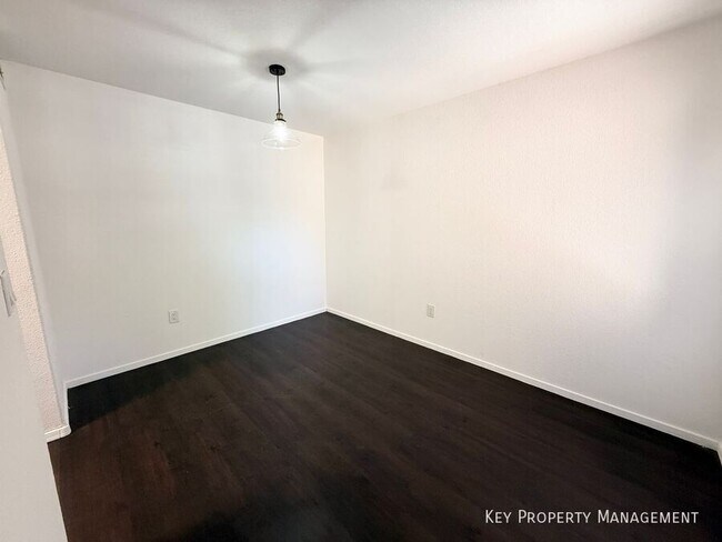 Foto del edificio - 555 E Silverado Ranch Blvd