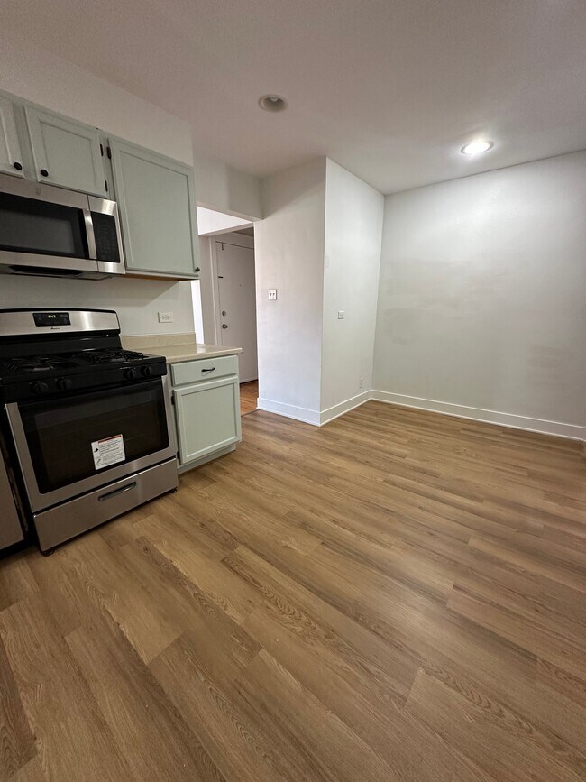 Foto del edificio - 8918 Lavergne Ave