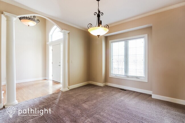 Building Photo - 1252 SW Summit Crossing Cir, Lee's Summit,...