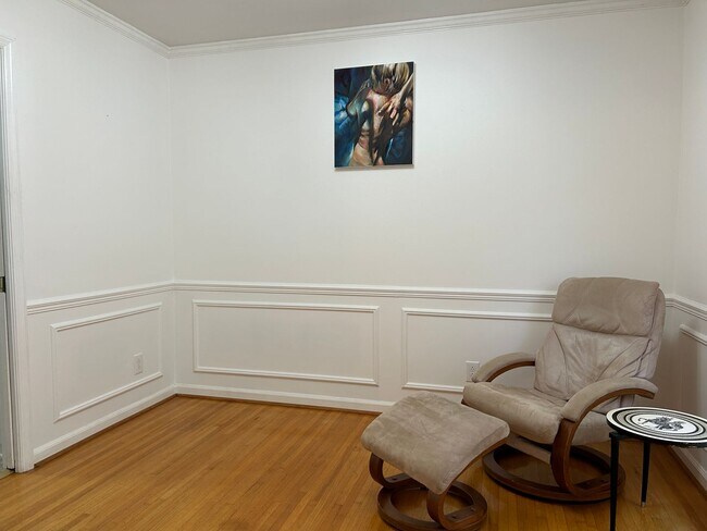 Foto del edificio - 1324 Sumar Rd. (Crestwood Highlands)