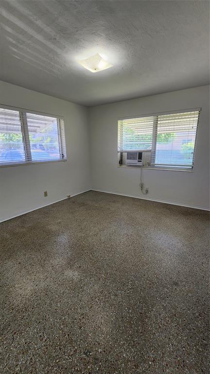 Foto del edificio - 2707 NE 32nd St