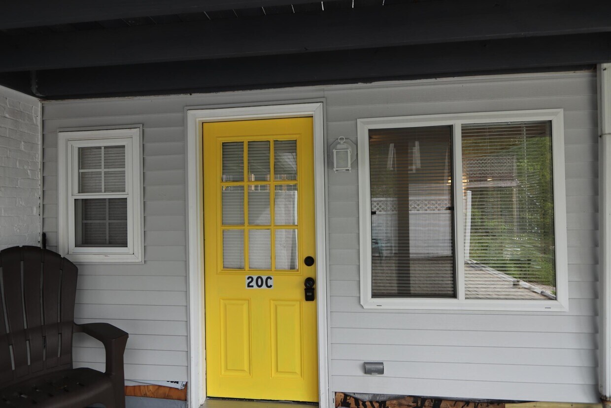 20 Whipple Rd Unit 20C, Kittery, ME 03904 Room for Rent in Kittery