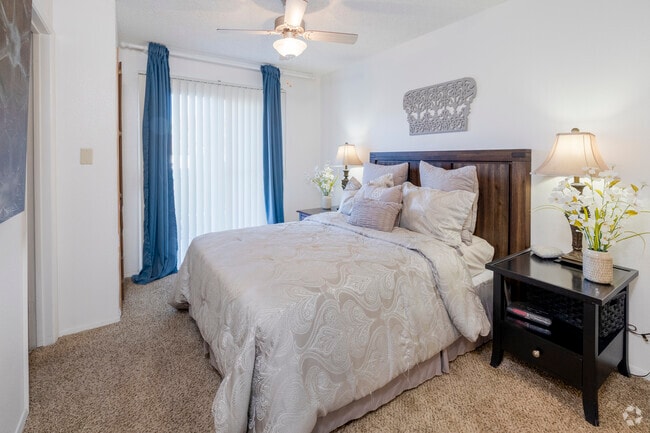 1BR, 1BA - 550SF - Bedroom - Vue Nineteen 01