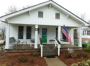 Building Photo - 113 York Ave