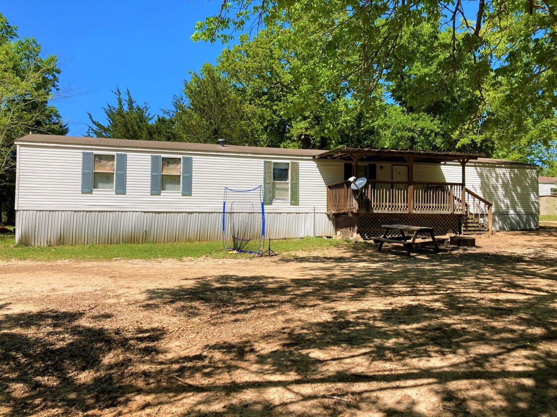 1075 Marina Dr, Trinity, TX 75862 House Rental in Trinity, TX