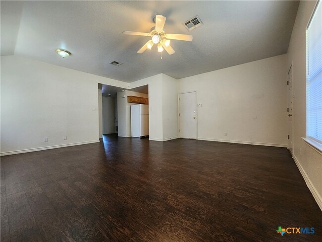 Building Photo - 3204 Toledo Dr