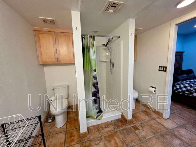 Foto del edificio - 3565 N Manor Rd
