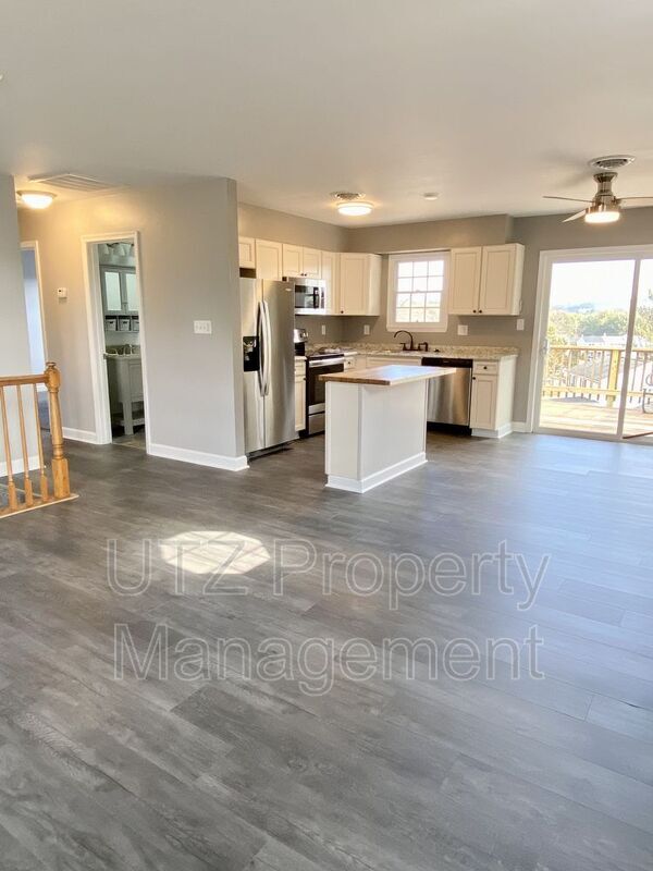 Building Photo - 317 Luther Dr