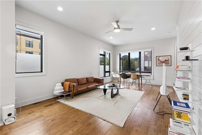 Foto del edificio - 102 Cityview Ct NE