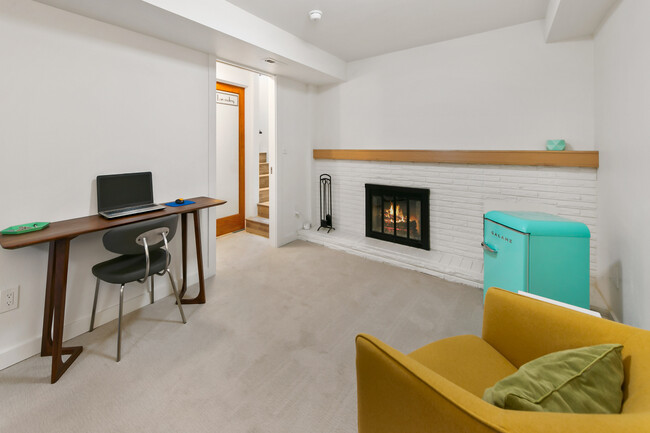 Foto del edificio - 20802 7th Pl S